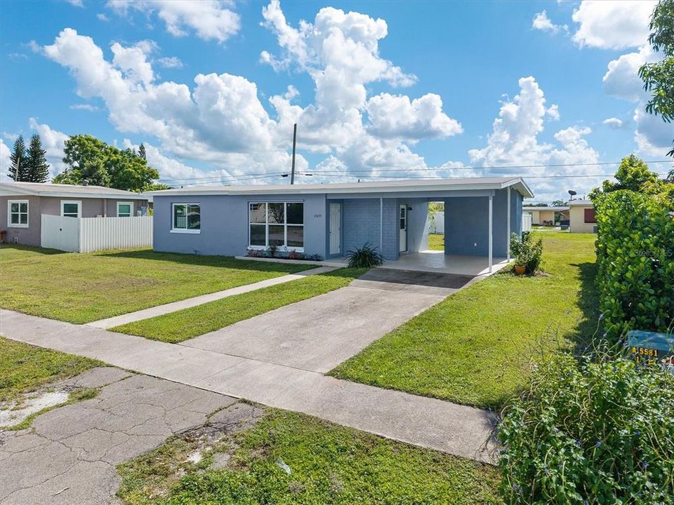На продажу: $199,900 (2 спален, 1 ванн, 848 Квадратных фут)
