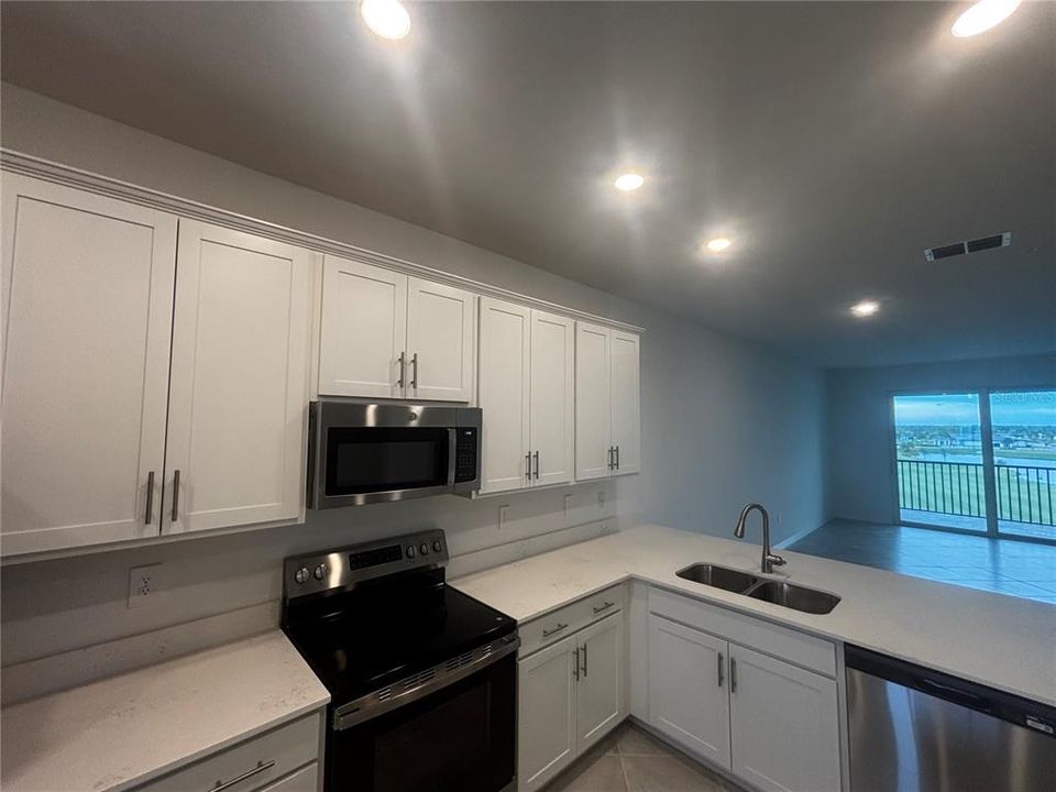 For Rent: $1,995 (2 beds, 2 baths, 1120 Square Feet)