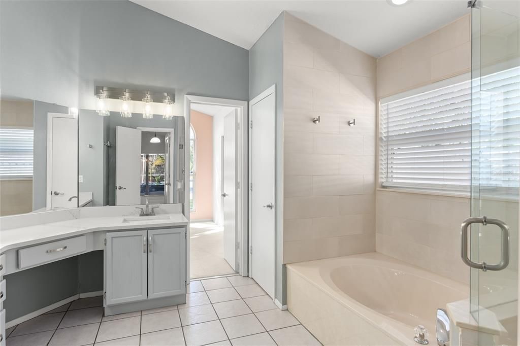 For Sale: $449,000 (4 beds, 2 baths, 1992 Square Feet)