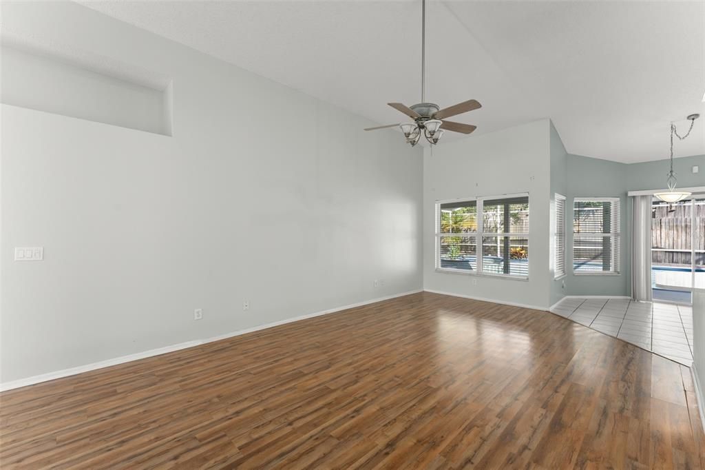 For Sale: $449,000 (4 beds, 2 baths, 1992 Square Feet)