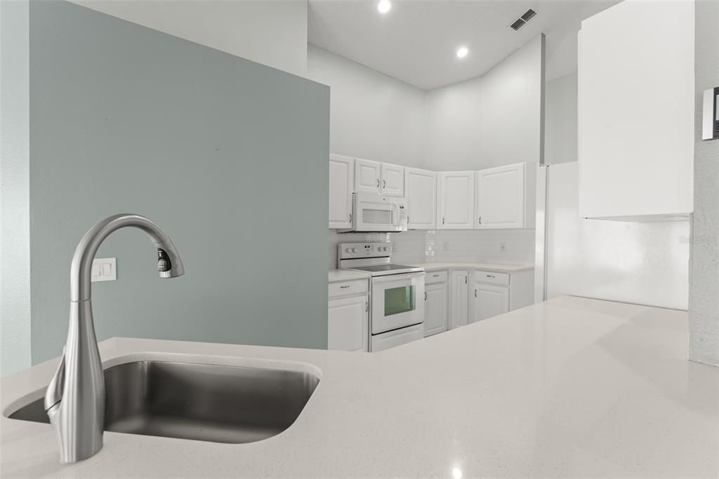 For Sale: $449,000 (4 beds, 2 baths, 1992 Square Feet)