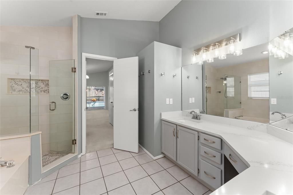 For Sale: $449,000 (4 beds, 2 baths, 1992 Square Feet)