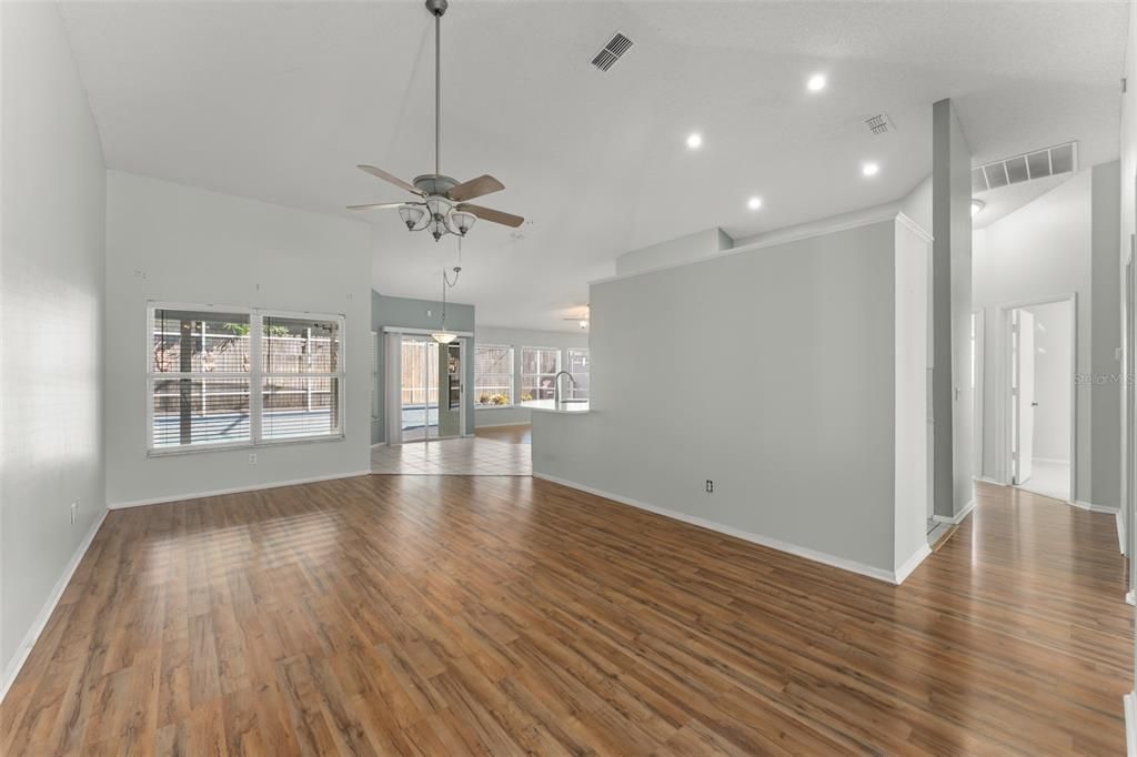 For Sale: $449,000 (4 beds, 2 baths, 1992 Square Feet)