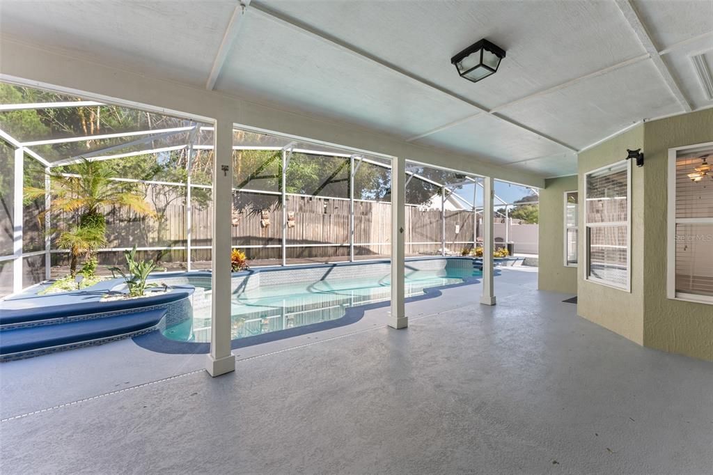 For Sale: $449,000 (4 beds, 2 baths, 1992 Square Feet)