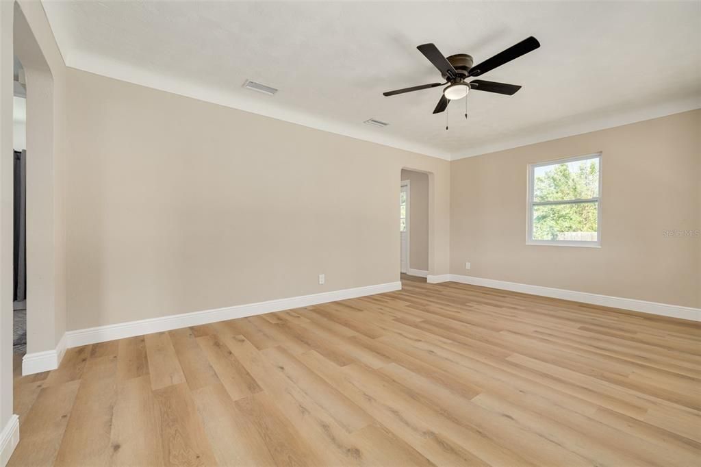 En Venta: $369,900 (3 camas, 1 baños, 1227 Pies cuadrados)