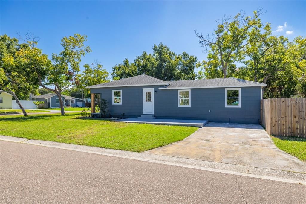 En Venta: $369,900 (3 camas, 1 baños, 1227 Pies cuadrados)