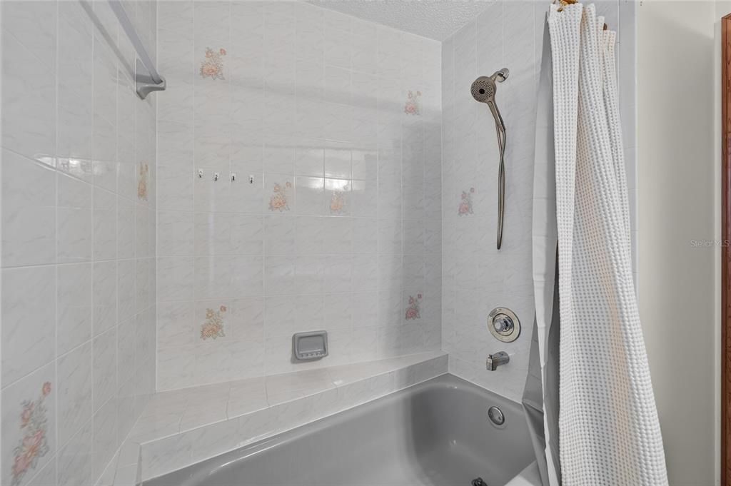 For Sale: $345,000 (3 beds, 2 baths, 1453 Square Feet)