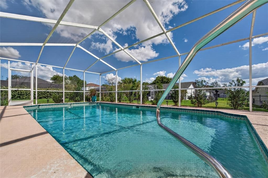 For Sale: $345,000 (3 beds, 2 baths, 1453 Square Feet)