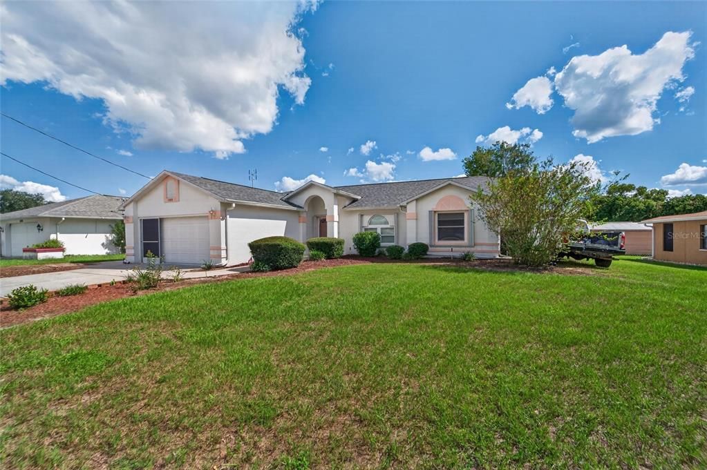 For Sale: $345,000 (3 beds, 2 baths, 1453 Square Feet)