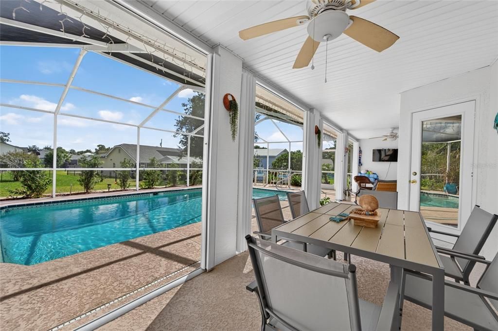 For Sale: $345,000 (3 beds, 2 baths, 1453 Square Feet)