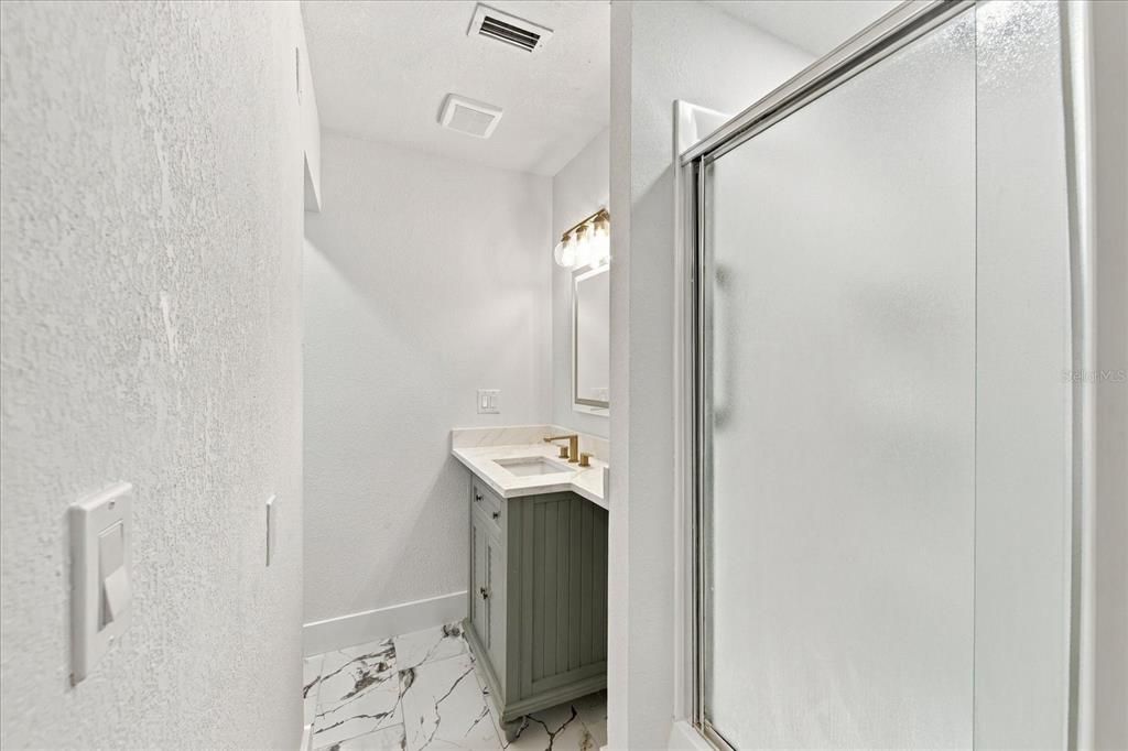 En Venta: $1,149,000 (3 camas, 2 baños, 2326 Pies cuadrados)