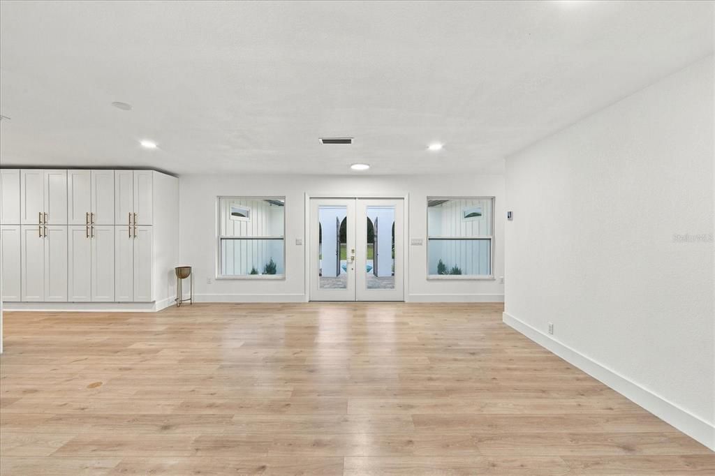 En Venta: $1,149,000 (3 camas, 2 baños, 2326 Pies cuadrados)