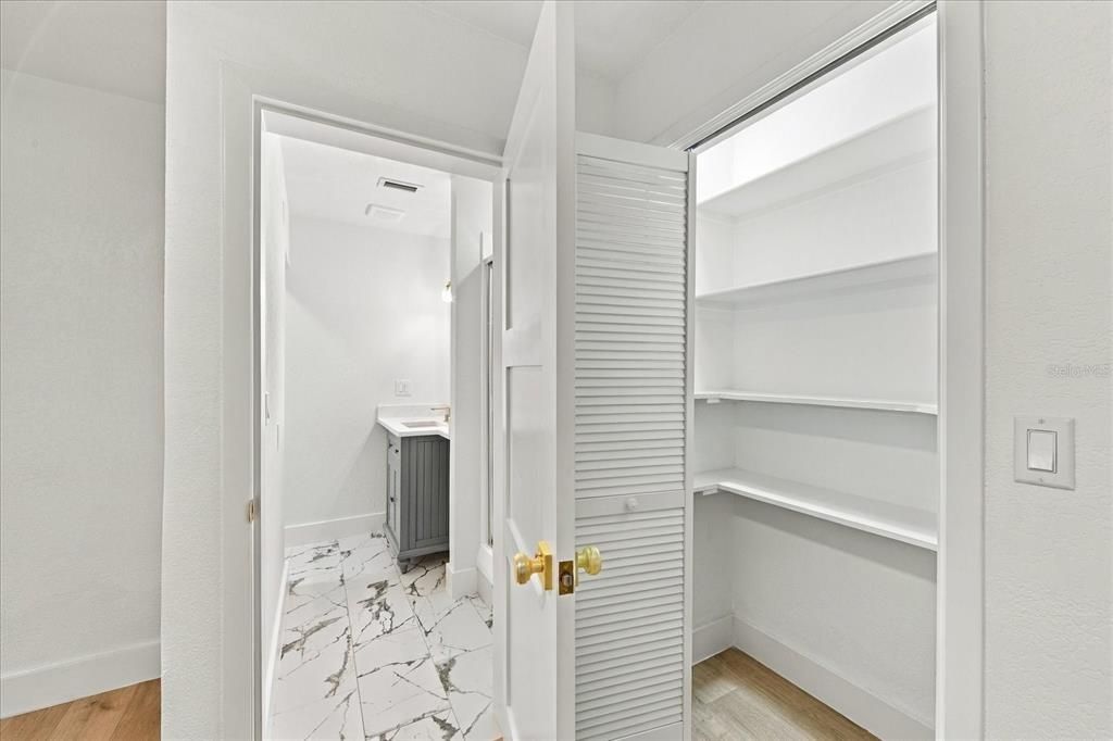 En Venta: $1,149,000 (3 camas, 2 baños, 2326 Pies cuadrados)