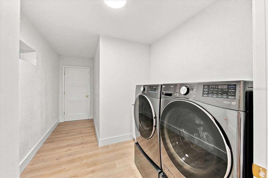 En Venta: $1,149,000 (3 camas, 2 baños, 2326 Pies cuadrados)