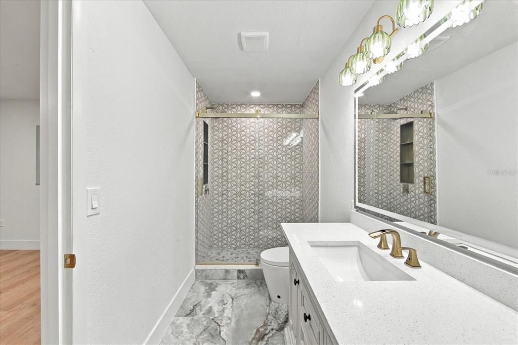 En Venta: $1,149,000 (3 camas, 2 baños, 2326 Pies cuadrados)