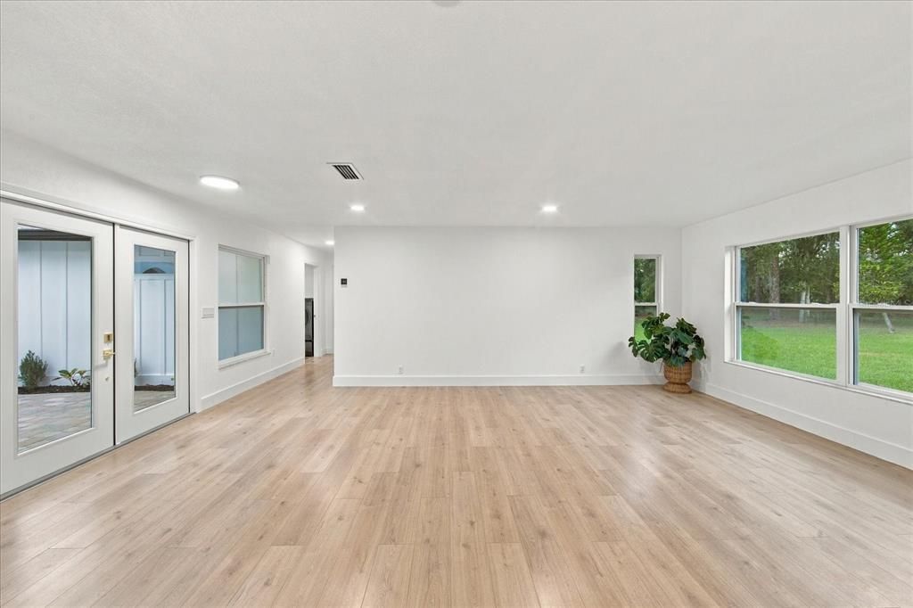 En Venta: $1,149,000 (3 camas, 2 baños, 2326 Pies cuadrados)