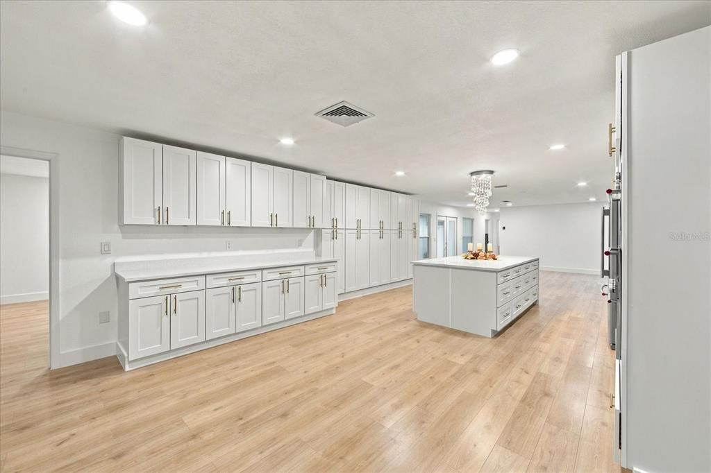 En Venta: $1,149,000 (3 camas, 2 baños, 2326 Pies cuadrados)