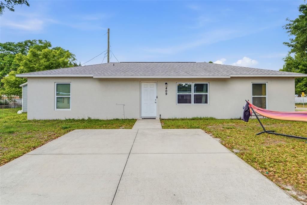 For Sale: $235,000 (3 beds, 2 baths, 1378 Square Feet)