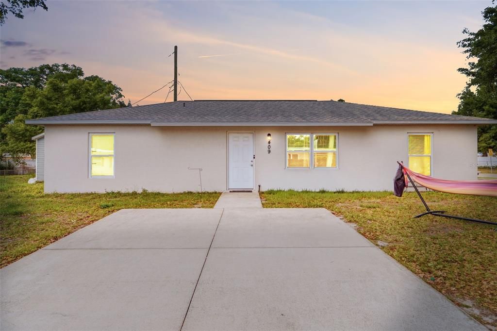 For Sale: $235,000 (3 beds, 2 baths, 1378 Square Feet)