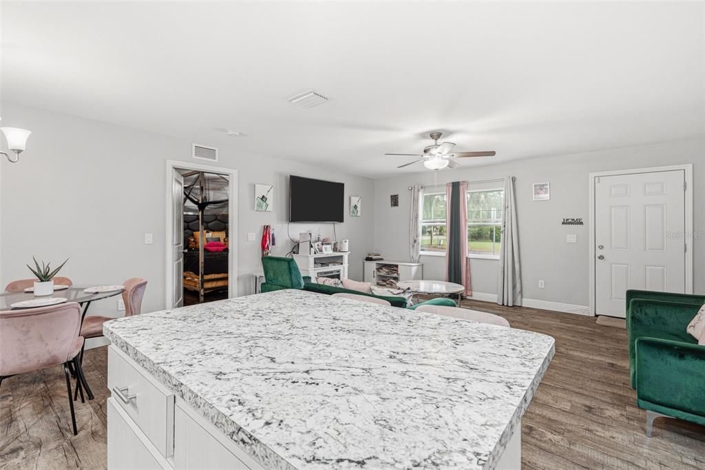For Sale: $235,000 (3 beds, 2 baths, 1378 Square Feet)