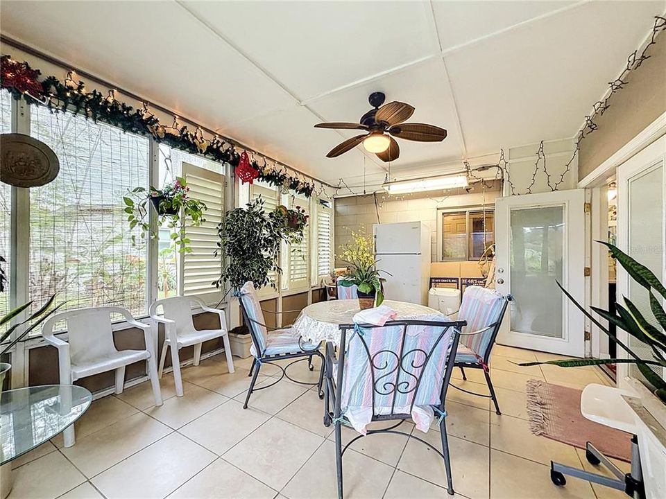 На продажу: $374,900 (4 спален, 2 ванн, 1649 Квадратных фут)