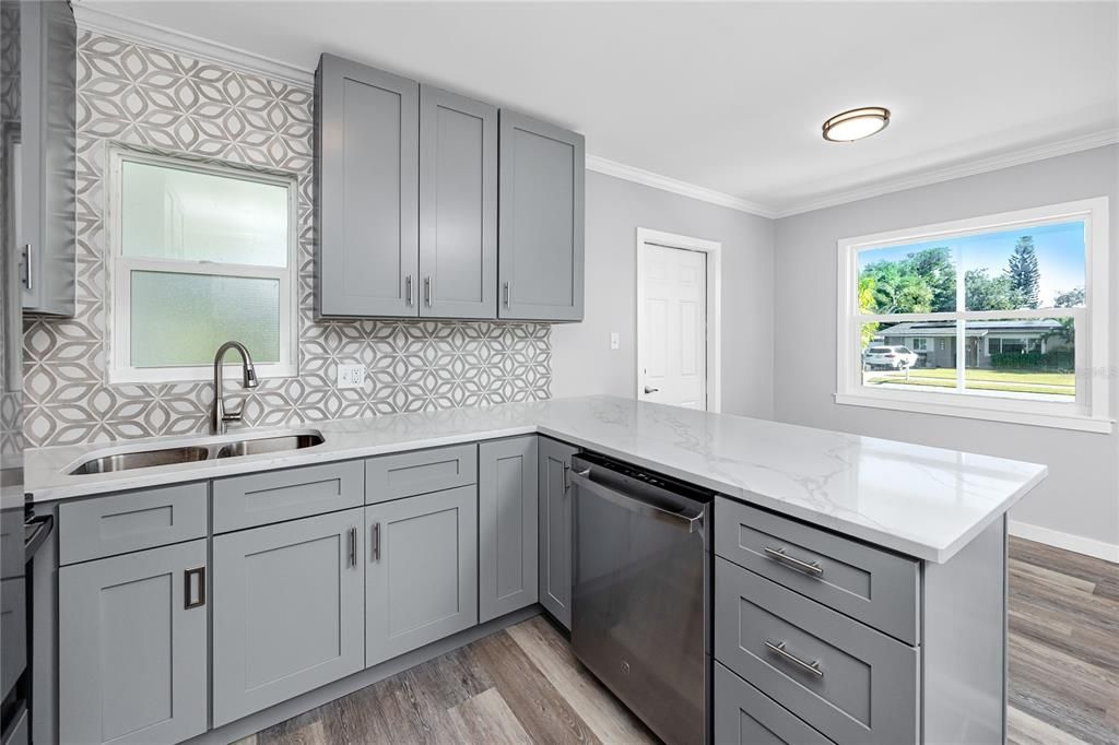 En Venta: $309,900 (2 camas, 1 baños, 892 Pies cuadrados)