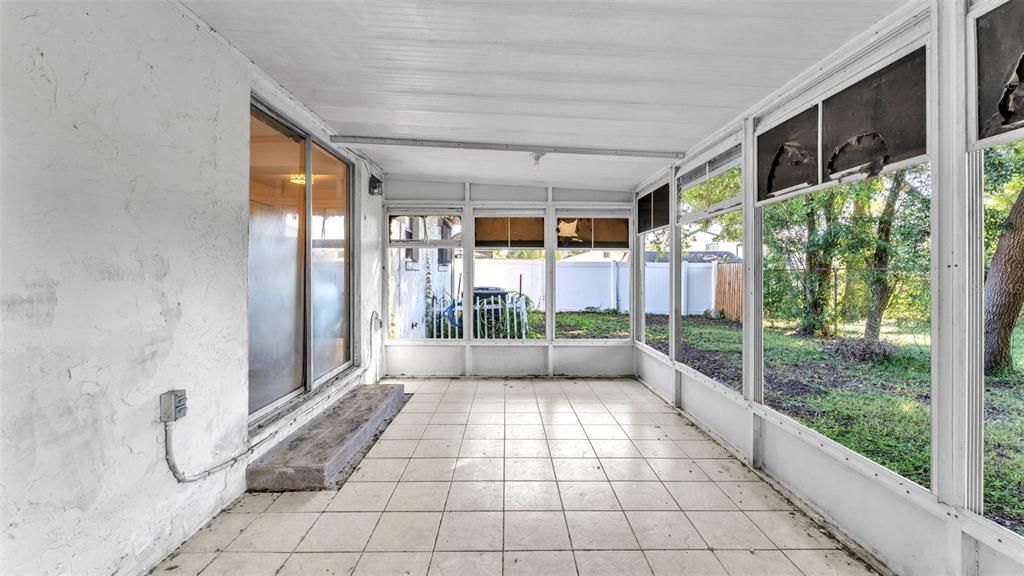 На продажу: $300,000 (3 спален, 2 ванн, 1495 Квадратных фут)