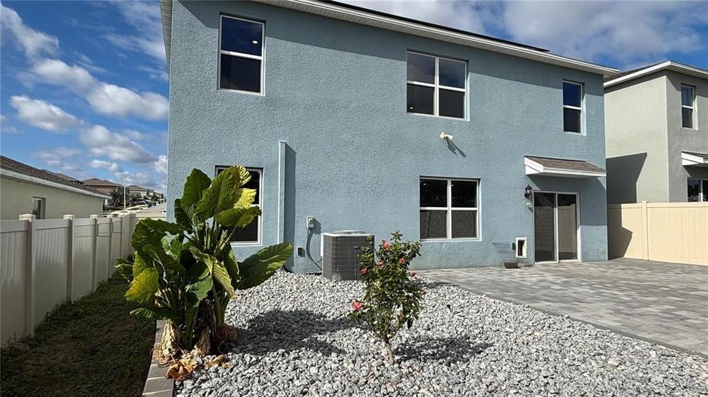 En Venta: $350,000 (5 camas, 3 baños, 2601 Pies cuadrados)