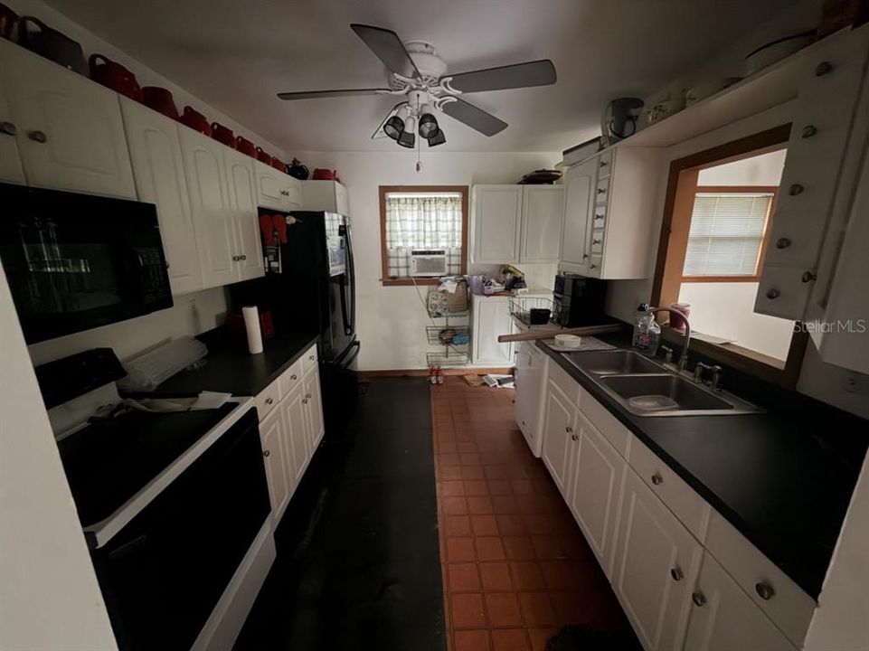En Venta: $153,900 (2 camas, 1 baños, 864 Pies cuadrados)