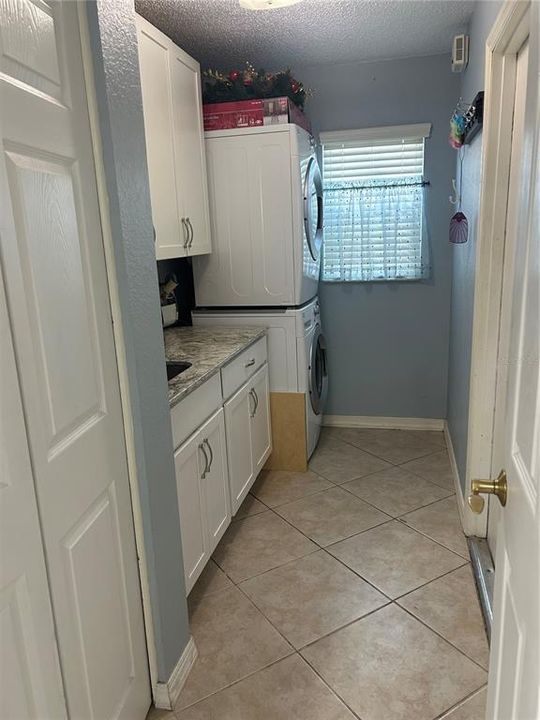 For Rent: $2,100 (3 beds, 2 baths, 1621 Square Feet)