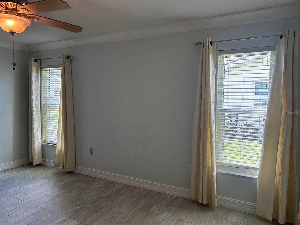 For Rent: $2,100 (3 beds, 2 baths, 1621 Square Feet)
