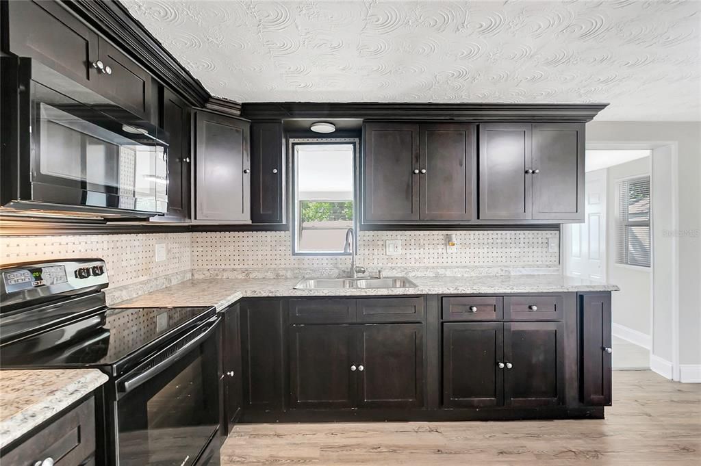En Venta: $239,900 (3 camas, 1 baños, 1370 Pies cuadrados)