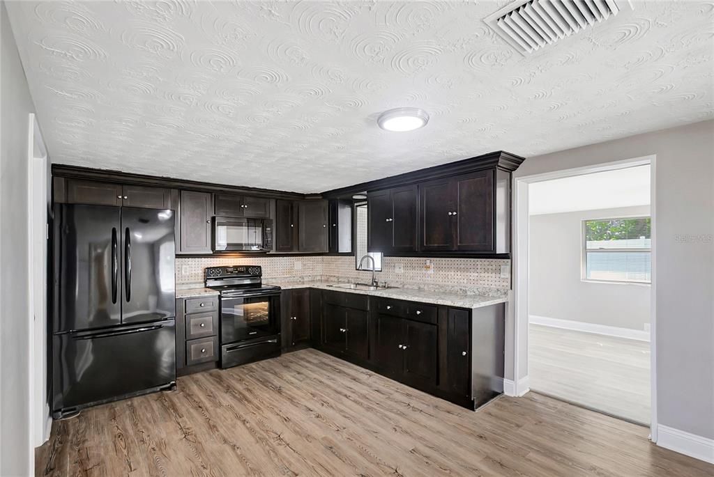 En Venta: $239,900 (3 camas, 1 baños, 1370 Pies cuadrados)