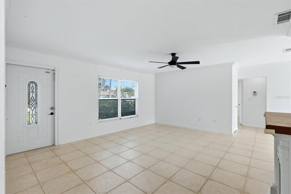 En Venta: $459,900 (3 camas, 2 baños, 1498 Pies cuadrados)