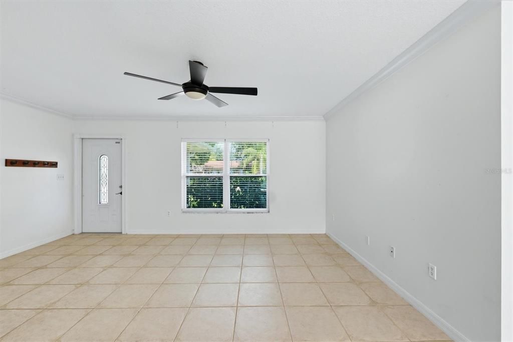 En Venta: $459,900 (3 camas, 2 baños, 1498 Pies cuadrados)