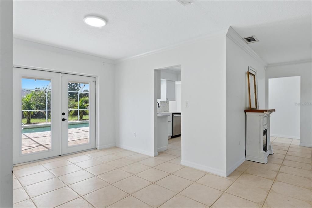 En Venta: $459,900 (3 camas, 2 baños, 1498 Pies cuadrados)