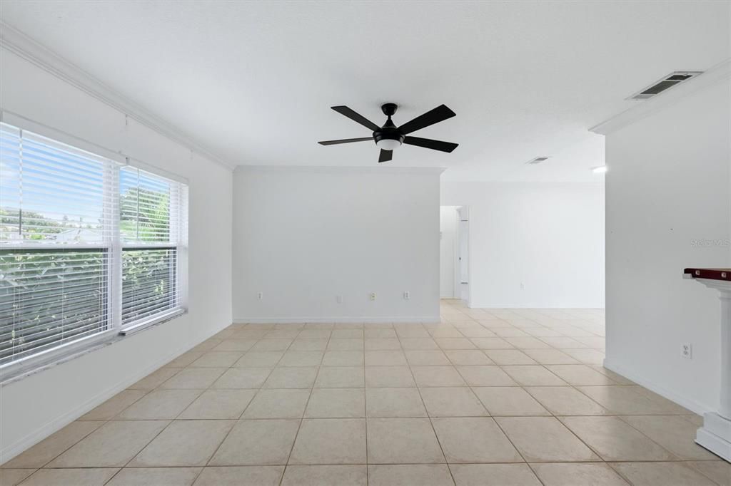 En Venta: $459,900 (3 camas, 2 baños, 1498 Pies cuadrados)