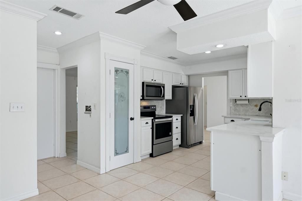 En Venta: $459,900 (3 camas, 2 baños, 1498 Pies cuadrados)