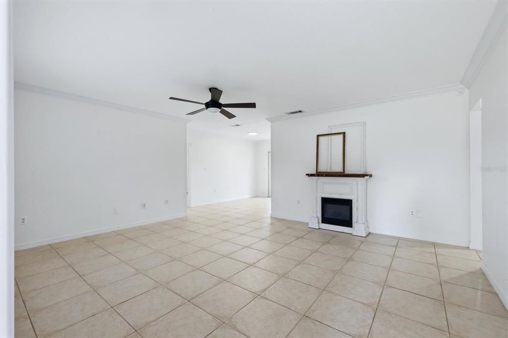 En Venta: $459,900 (3 camas, 2 baños, 1498 Pies cuadrados)