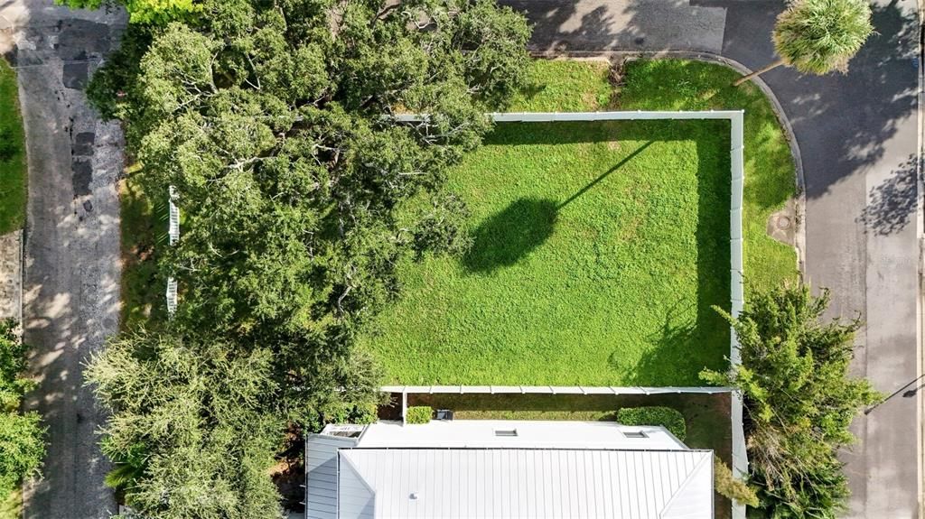 待售: $499,000 (0.13 acres)