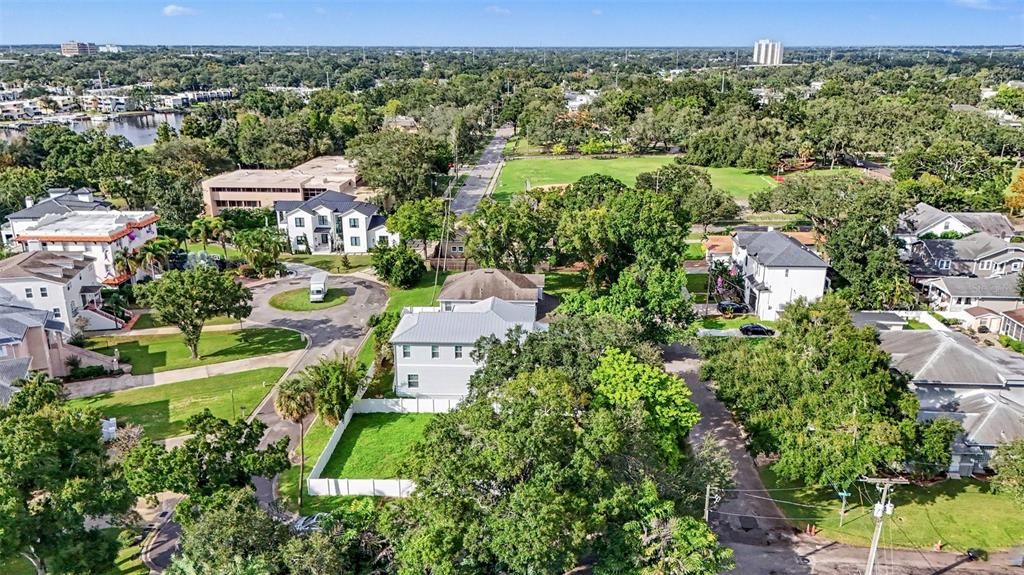 待售: $499,000 (0.13 acres)