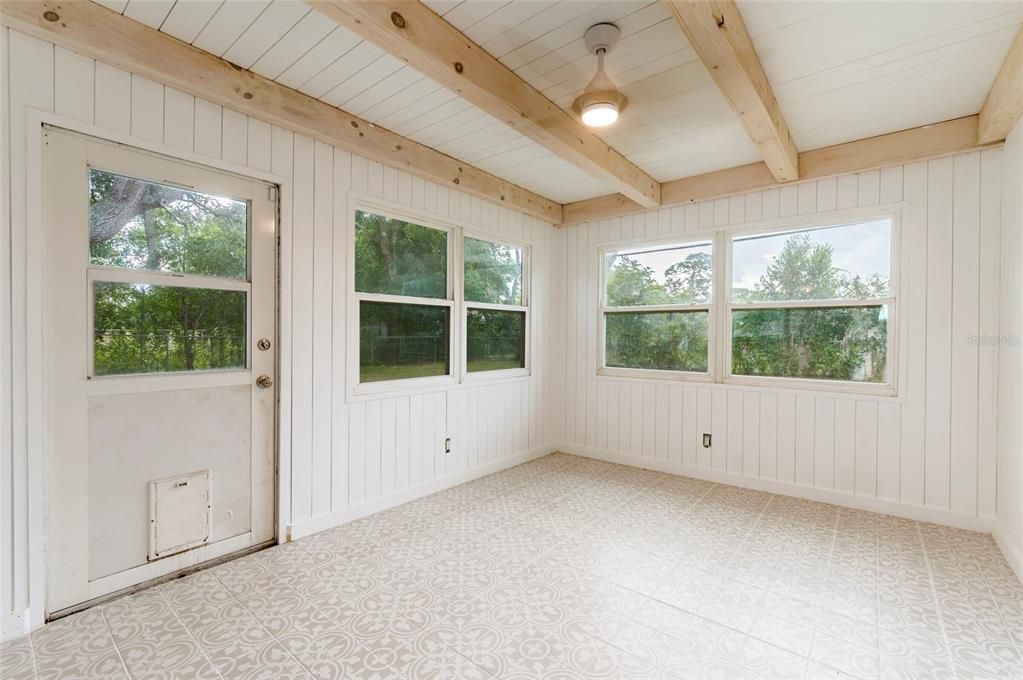 En Venta: $439,000 (3 camas, 2 baños, 1454 Pies cuadrados)