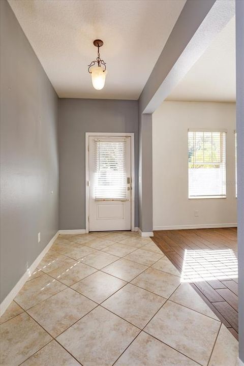 En Venta: $395,000 (5 camas, 3 baños, 3235 Pies cuadrados)