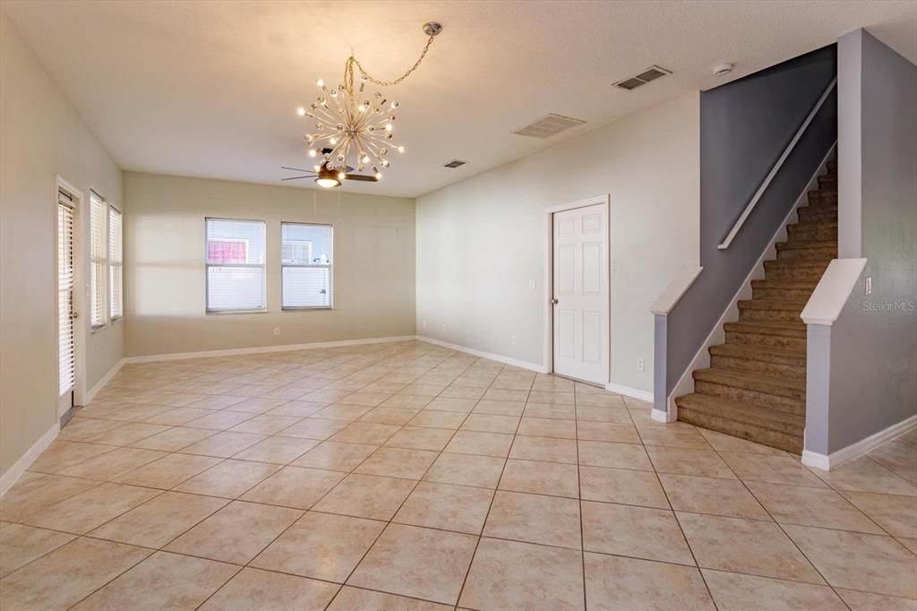 En Venta: $395,000 (5 camas, 3 baños, 3235 Pies cuadrados)