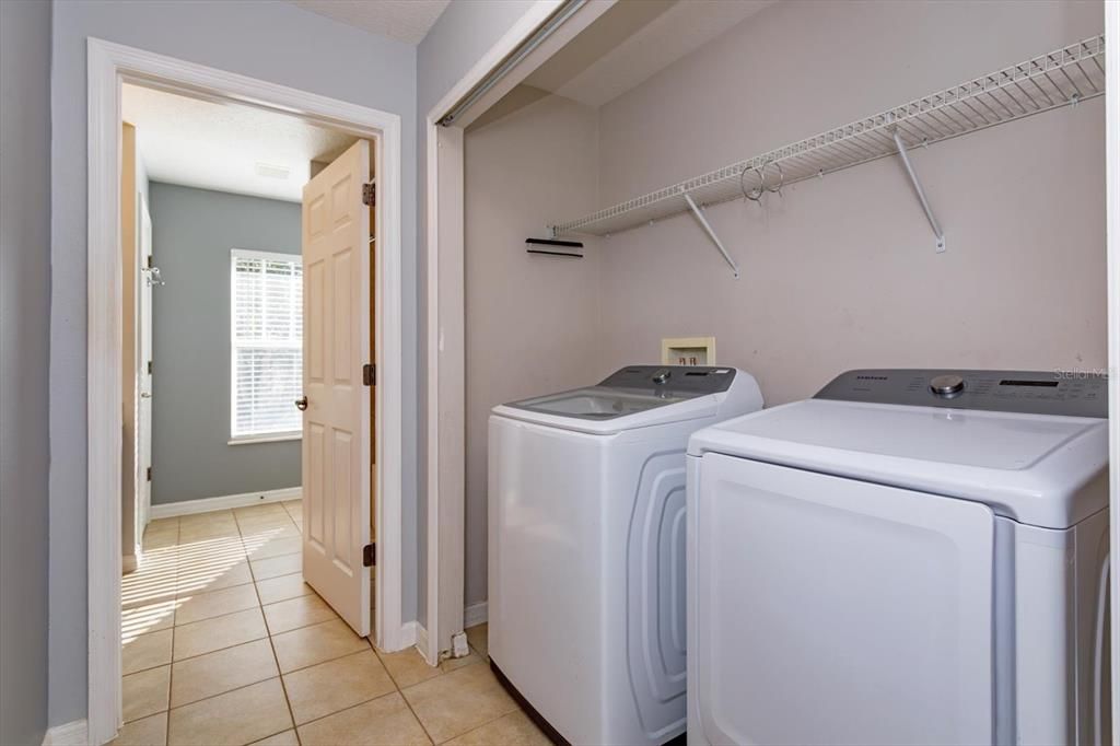 En Venta: $395,000 (5 camas, 3 baños, 3235 Pies cuadrados)