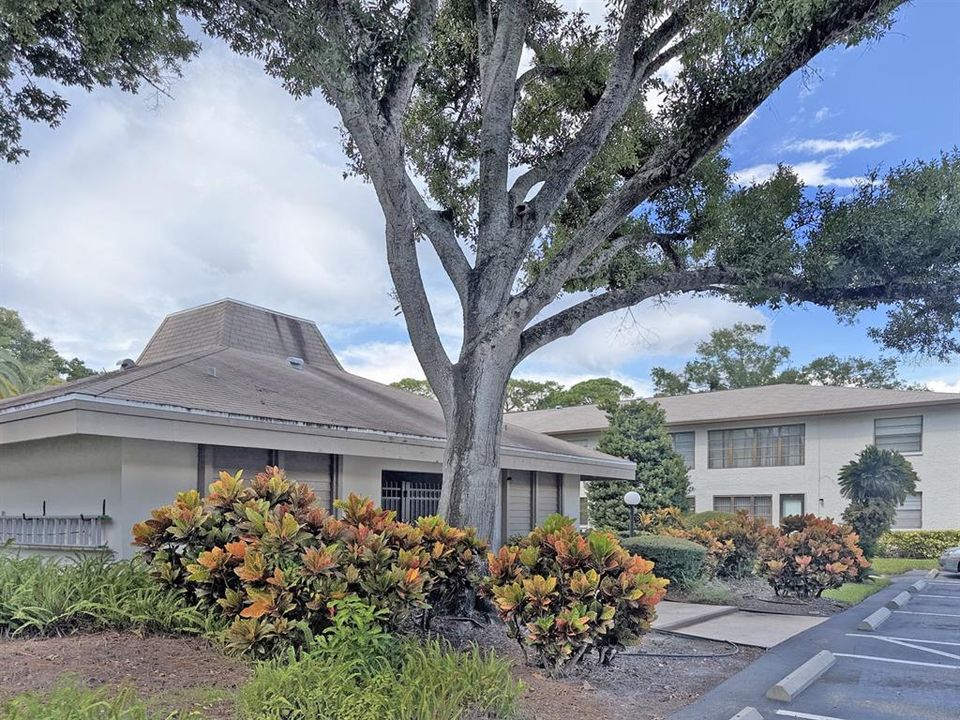 For Sale: $140,000 (2 beds, 2 baths, 940 Square Feet)