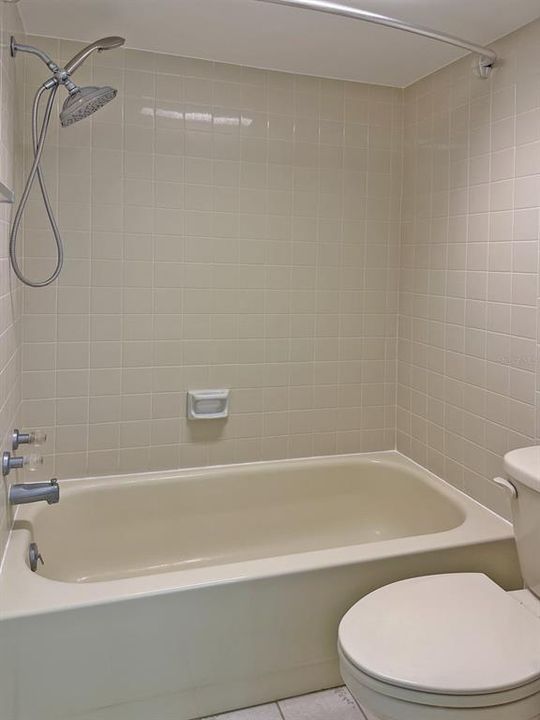 For Sale: $140,000 (2 beds, 2 baths, 940 Square Feet)