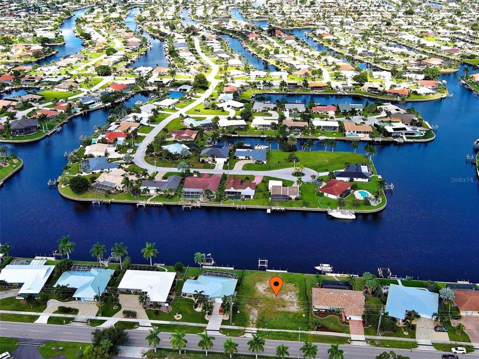 待售: $475,000 (0.25 acres)