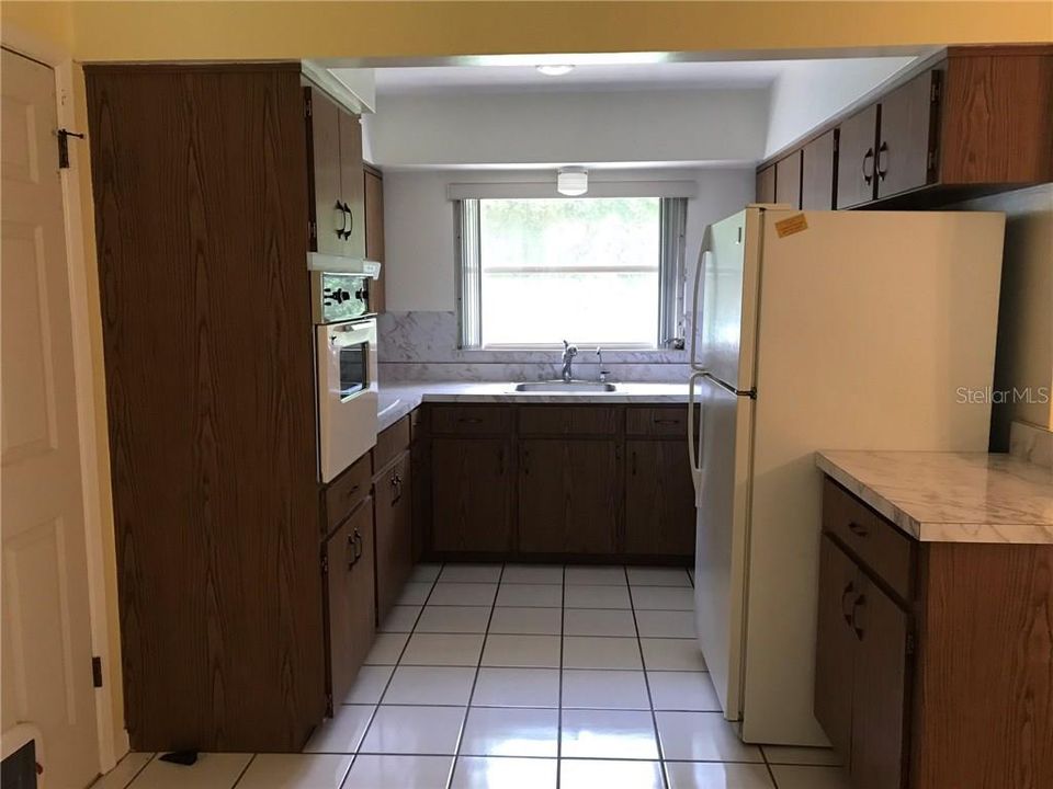 В аренду: $1,350 (2 спален, 1 ванн, 1225 Квадратных фут)