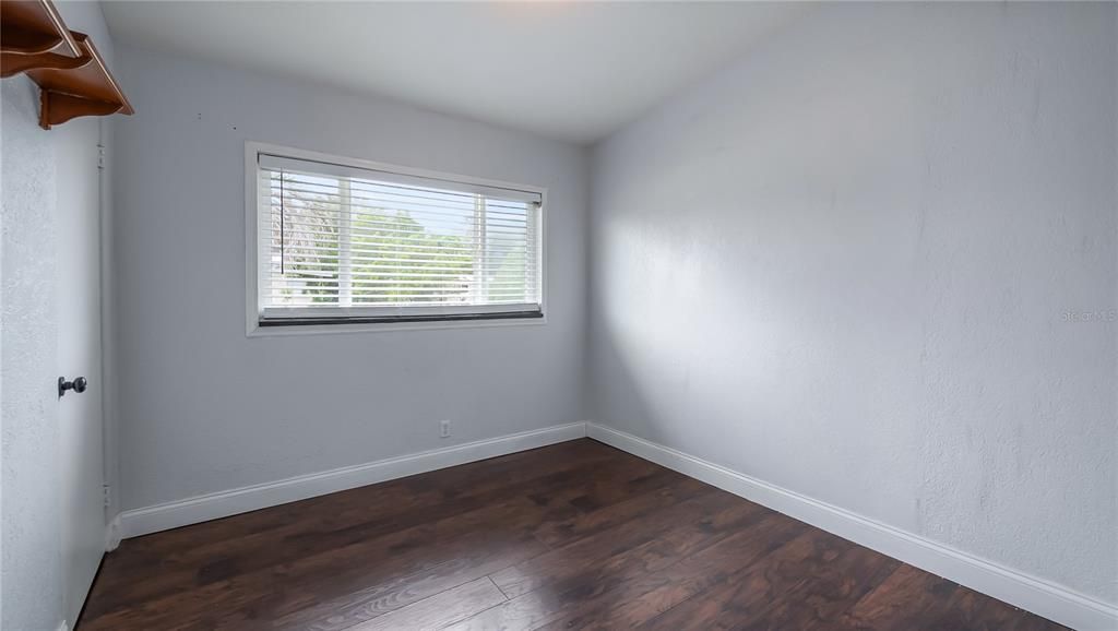For Sale: $240,000 (3 beds, 1 baths, 892 Square Feet)